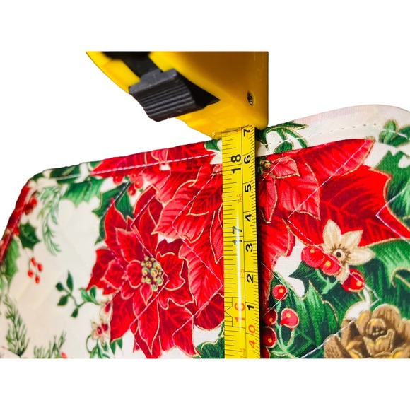 Mervyns Vintage Red poinsettia place mats set of 4 - Picture 6 of 8